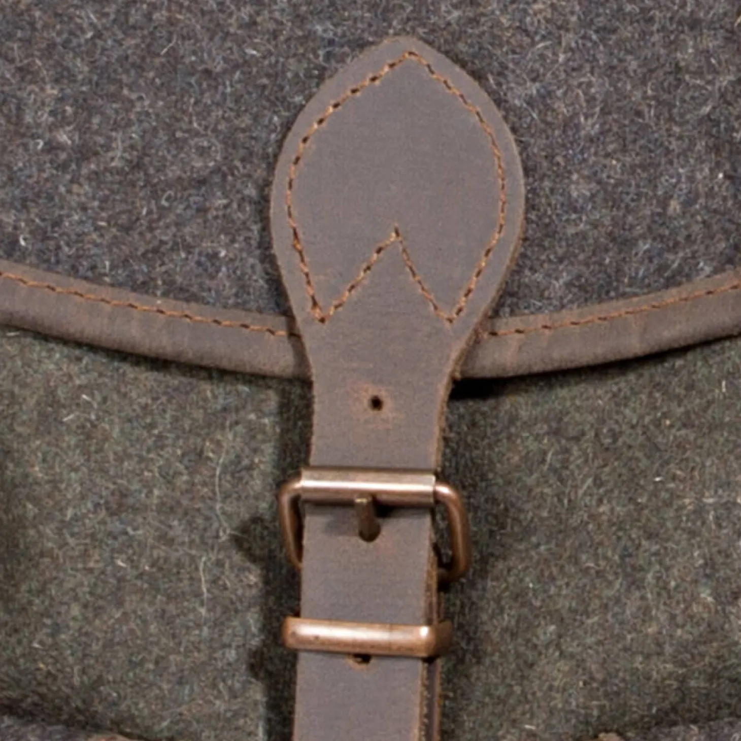AKAH Loden Rucksack (grün/grau)